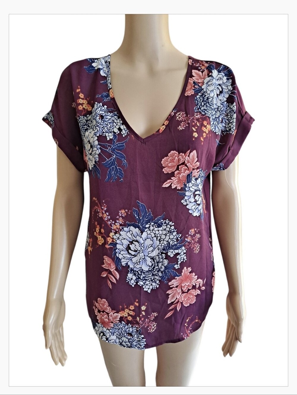 AUW Floral V-Neck HI-LO Cuffed Sleeve Top in Burgundy